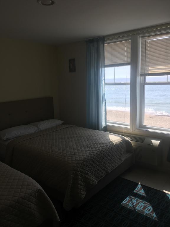 Misquamicut Beach Front Inn Westerly Zewnętrze zdjęcie