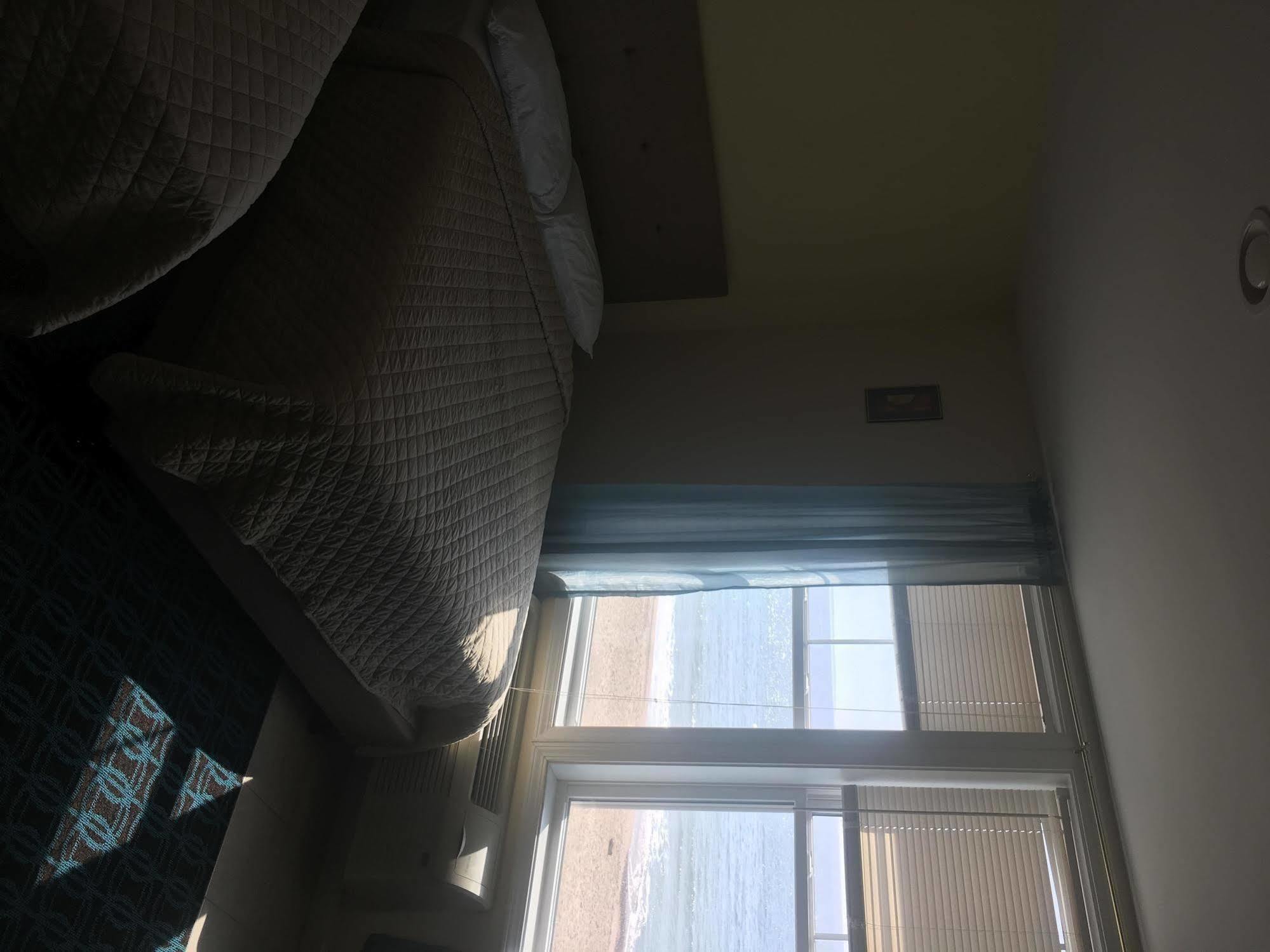Misquamicut Beach Front Inn Westerly Zewnętrze zdjęcie